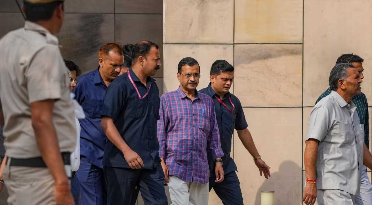 New Delhi : दिल्ली हाई कोर्ट के फ़ैसले के ख़िलाफ़ अरविंद केजरीवाल सुप्रीम कोर्ट पहुंचे...