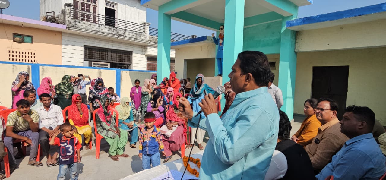 झबरेड़ा विधानसभा के तीन गांवों में आयोजित बाबा साहेब डॉ. भीमराव अंबेडकर समाज कल्याण बहुउद्देशीय शिविर में ग्रामीणों की समस्याएं सुनी गईं..