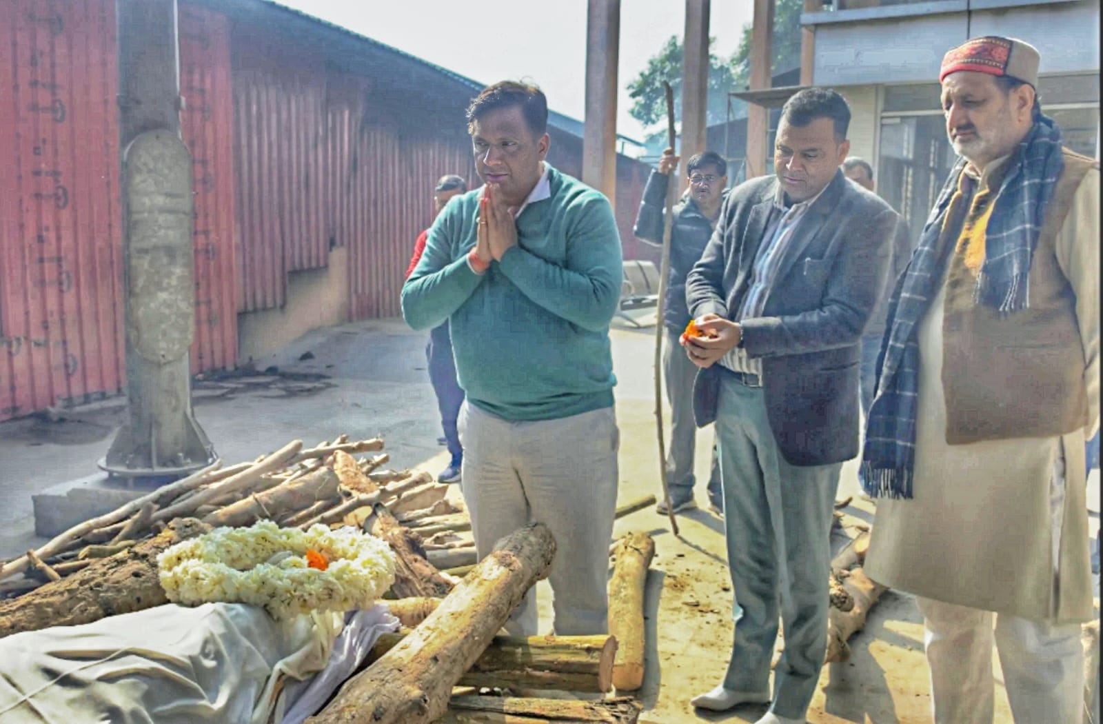 पत्रकार अनुपम त्रिवेदी को मातृ शोक, महानिदेशक सूचना ने श्मशान घाट पहुंच कर दी श्रद्धांजलि