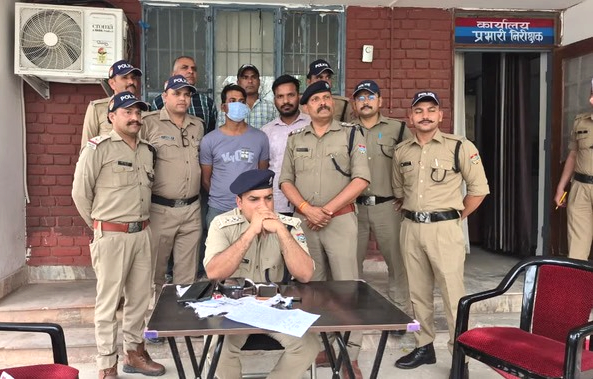 एक लाख का इनामी फरार आरोपी देहरादून में गिरफ्तार, संयुक्त टीम की बड़ी सफलता